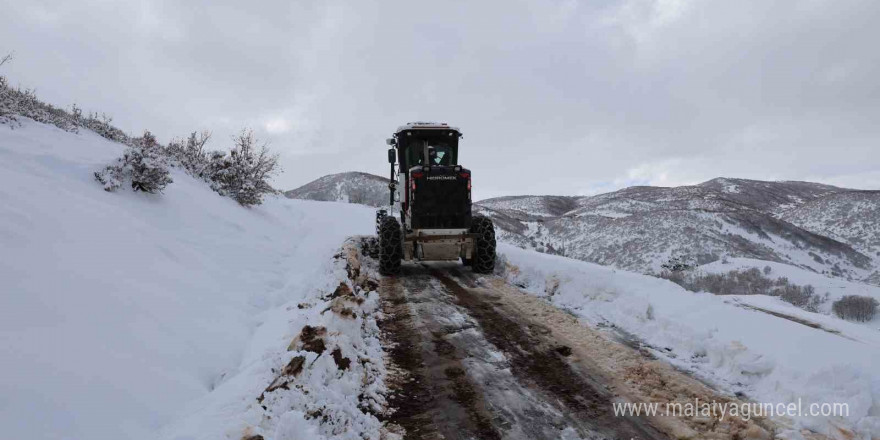 Bingöl’de kar nedeni ile 88 köy yolu ulaşıma kapandı