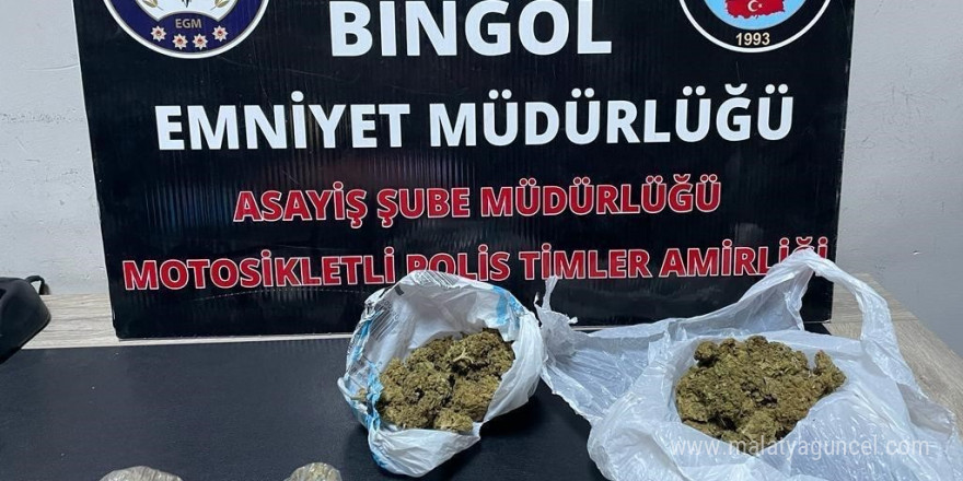 Bingöl’de ruhsatsız silah ve uyuşturucu ele geçirildi