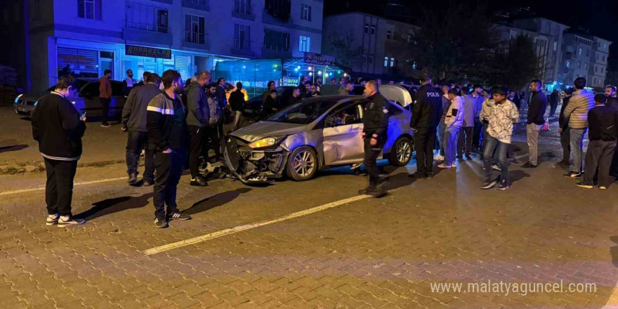 Bingöl’de trafik kazası: 2 yaralı