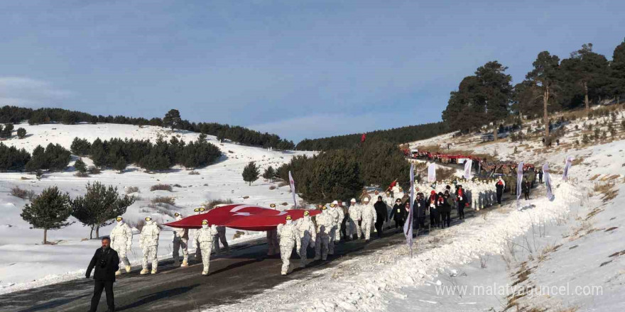 Binlerce kişi şehitler için Sarıkamış’ta yürüdü