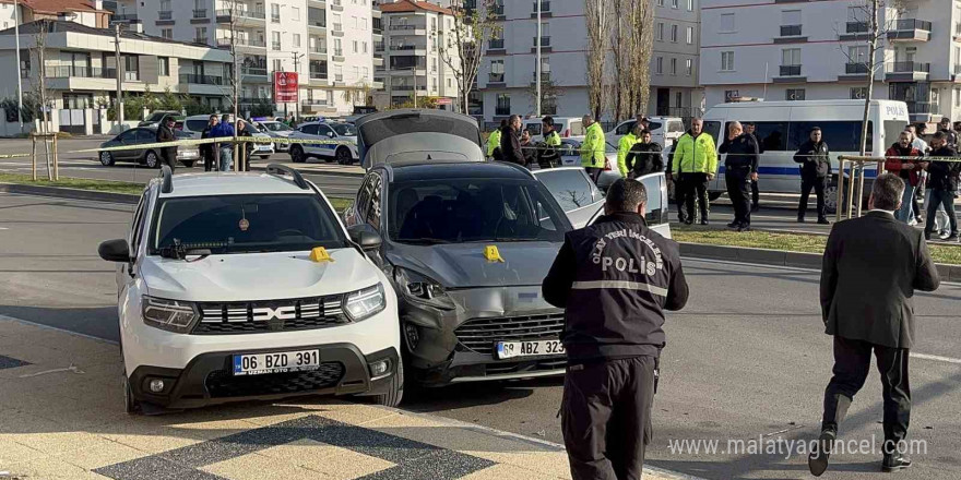 Bisikleti kaldırıp kaldırıma koydun kavgasında 1’i polis 3 yaralı