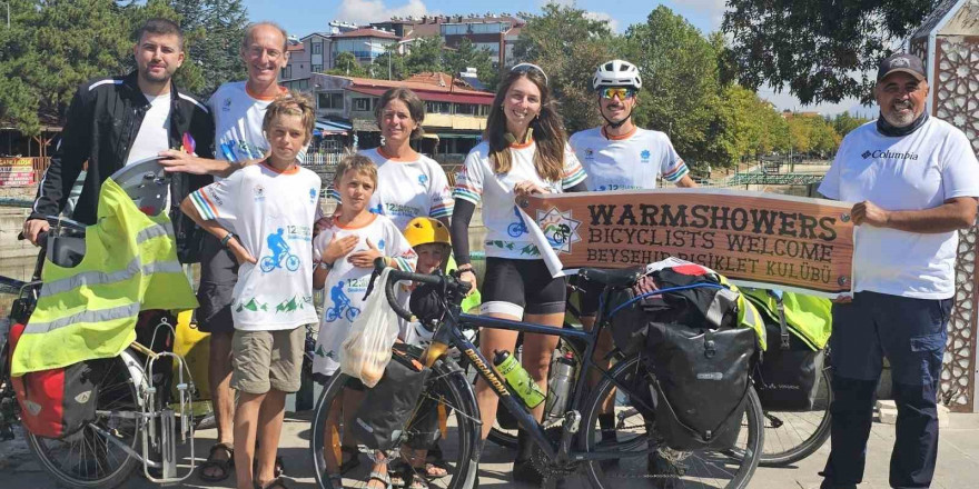 Bisikletleriyle dünya turuna çıkan Fransız aile Beyşehir’de mola verdi