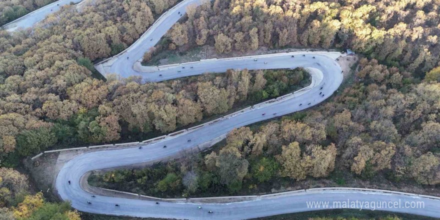 Bisikletseverler Yenice ormanlarında sonbahar renkleri için pedal çeviriyor