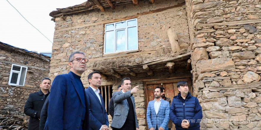 Bitlis Valisi Karakaya askeri üs bölgesini ziyaret etti