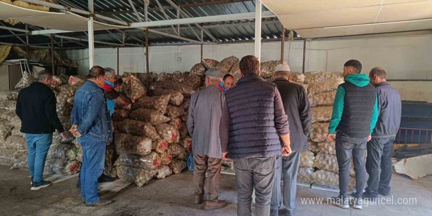 Bitlisli çiftçilerden alınan 193 ton patates ihtiyaç sahiplerine dağıtıldı