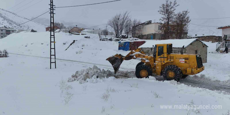 Bitlis’te 107 köy yolu ulaşıma açıldı