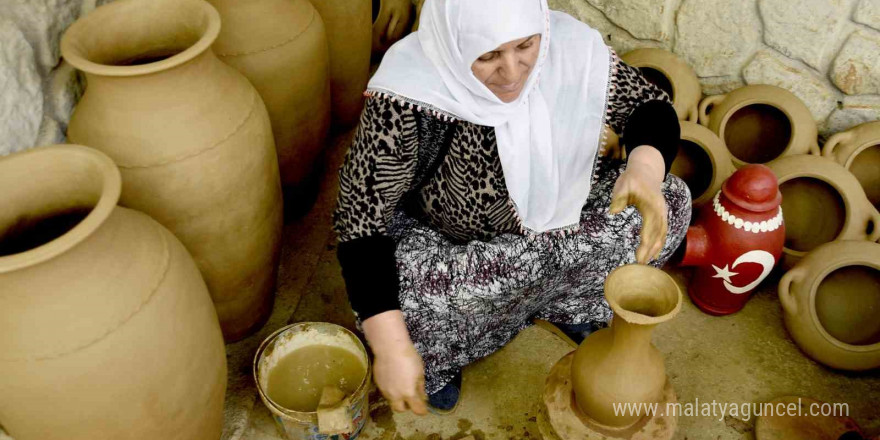 Bitlis’te asırlık çanak çömlek geleneği sürüyor