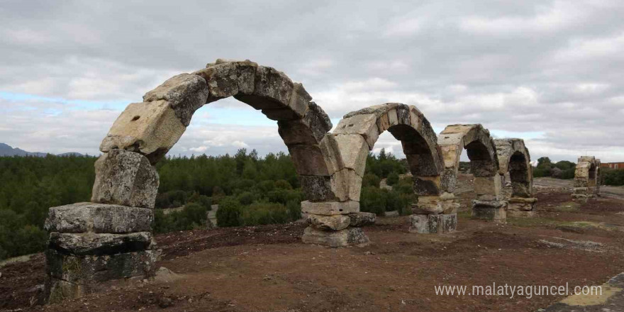 Blaundus Antik Kenti’nde 5 su kemeri ayağa kaldırıldı