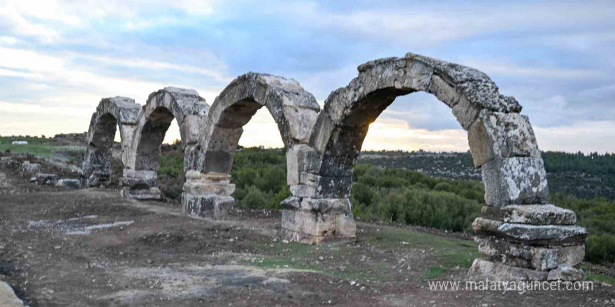 Blaundus Antik Kenti’nde 5 su kemeri ayağa kaldırıldı