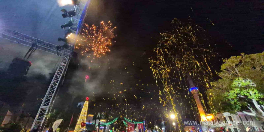 Bodrum yeni yıla coşkuyla girdi