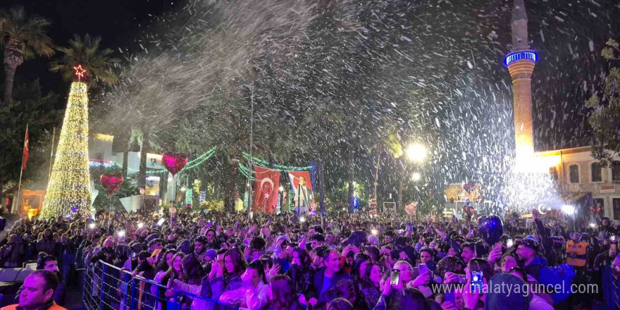 Bodrum yeni yıla coşkuyla girdi