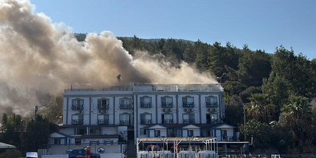 Bodrum’da otelde yangın paniği: 2 kişi yangında mahsur kaldı