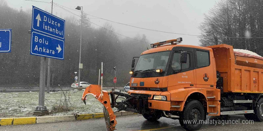 Bolu Dağı geçişinde kar yağışı başladı