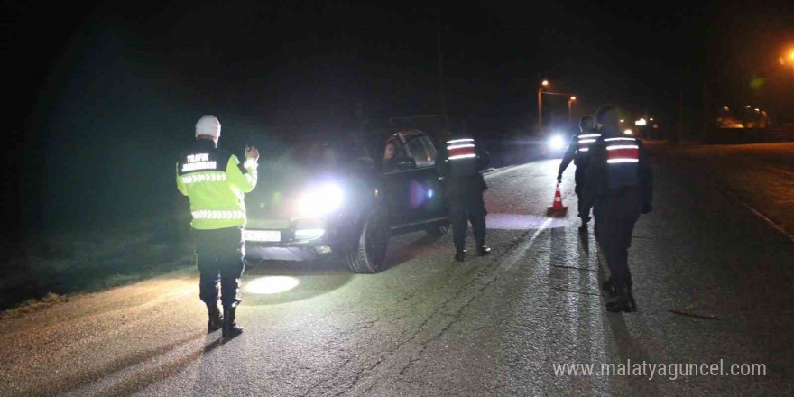 Bolu’da jandarma ekiplerinden sıkı denetim