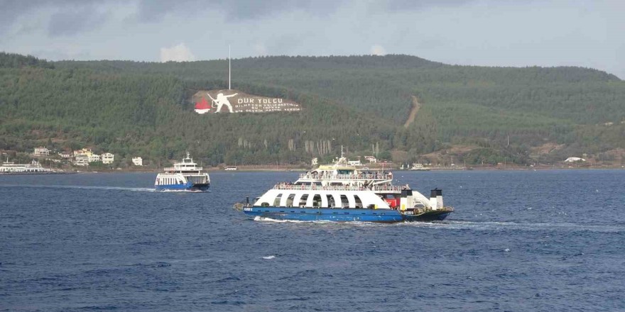 Bozcaada ve Gökçeada’ya feribot seferlerine fırtına engeli