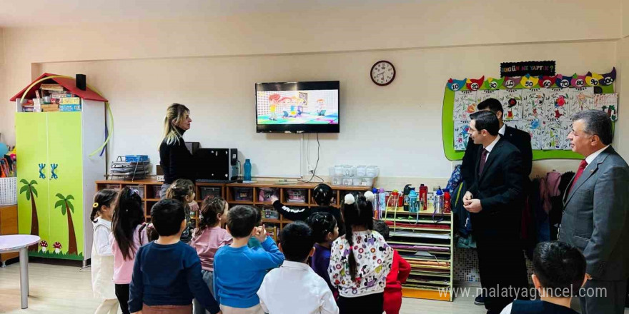 Bozdoğan Kaymakamı Polat, öğrencilerin eğitim süreçlerini yerinde inceledi