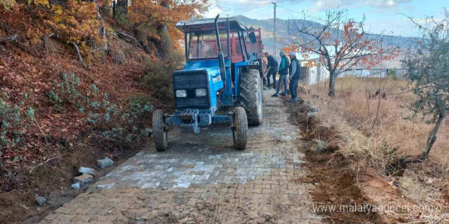 Bozdoğan’da üreticiler için arazi yolları düzenleniyor