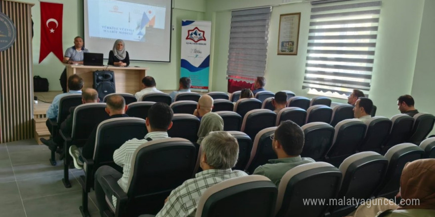 Bozkır’da okul müdürlerine Türkiye Yüzyılı müfredat eğitimi verildi