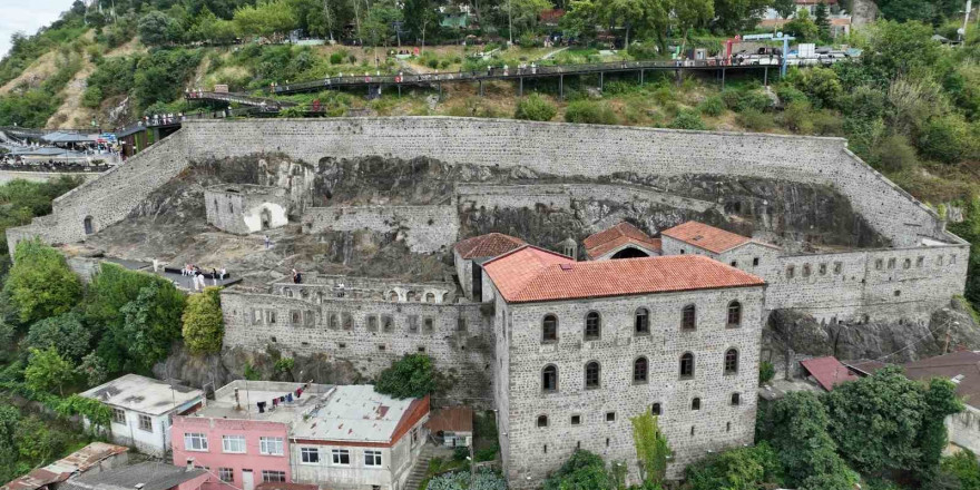 Boztepe seyir terası ile Kızlar Manastırı buluşuyor