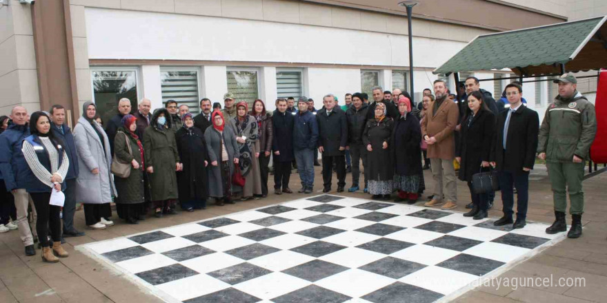 Bozüyük’te danışanlar fidan dikti