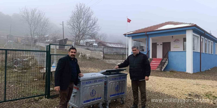 Bozüyük’te köylere çöp konteyneri dağıtıldı