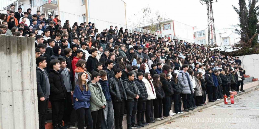 Bozüyük’te Kumral Abdal Anadolu Lisesi öğrencilerine yangın eğitimi