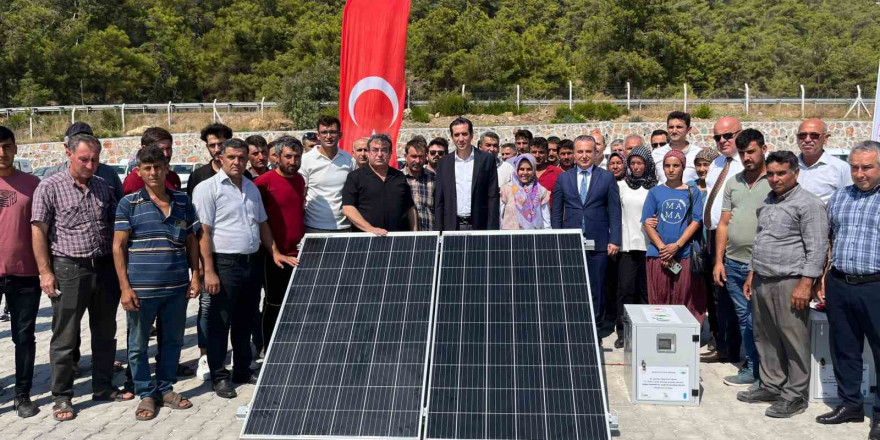 Bozyazı’da hayvan yetiştiricilerine güneş enerjisi paneli dağıtıldı