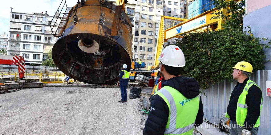 Buca Metrosu’nda “dev mesai”