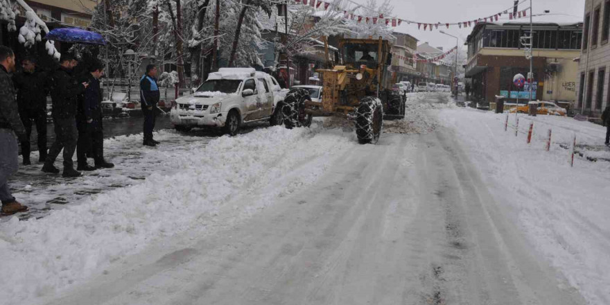 Bulanık’ta kar yağışı