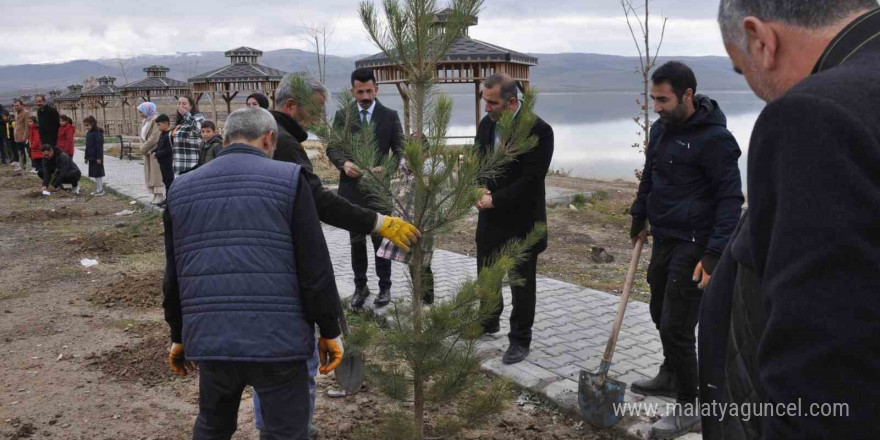 Bulanık’ta ‘Öğretmenler Hatıra Ormanı’ oluşturuldu