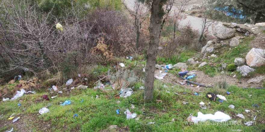 Buldan’da tatlı suyu ile ünlü Hasansuyu  çöplüğe döndü