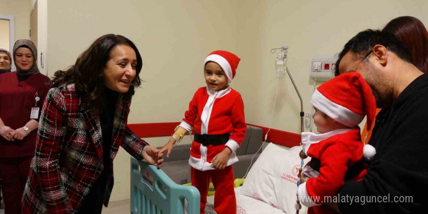 Burdur Valisi Bilgihan’dan hastanede yatan hastalara yılbaşı ziyareti