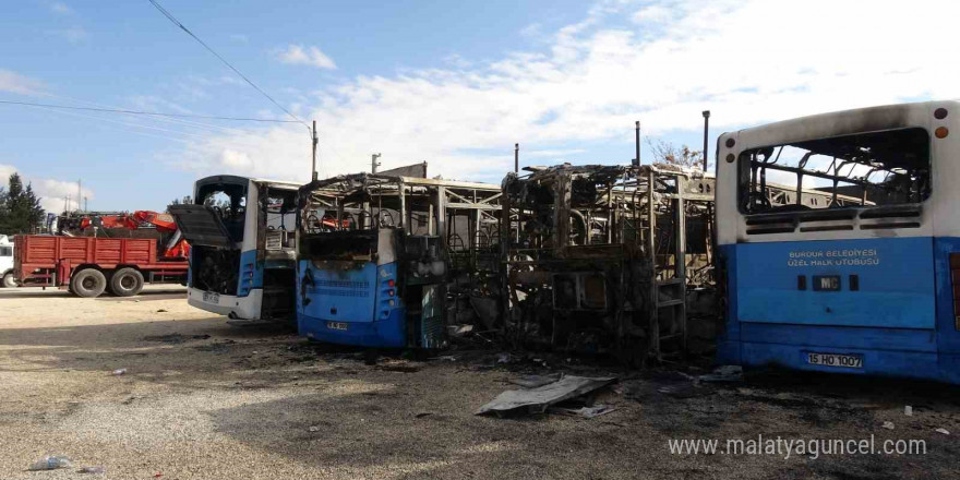 Burdur’da alev alev yanan 6 halk otobüsünde kundaklama iddiası