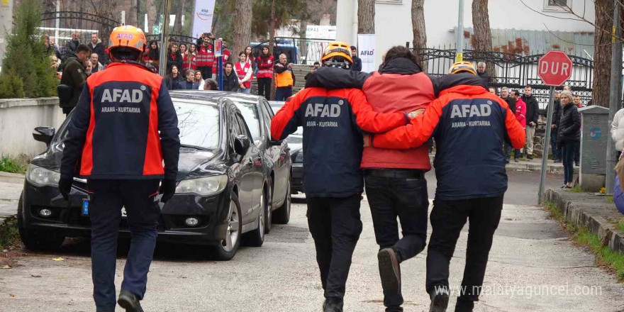 Burdur’da gerçeği aratmayan deprem tatbikatı