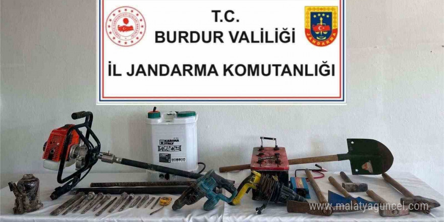 Burdur’da jandarmanın 18 günlük operasyonlarında yakalanan 5 şüpheli tutuklandı