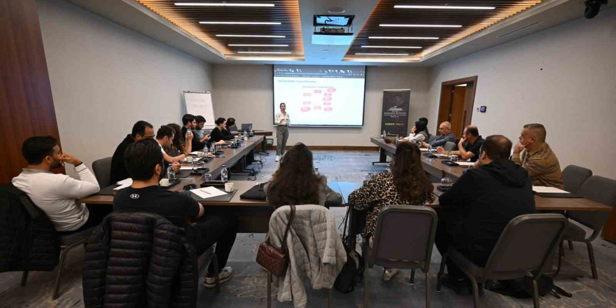 Bursa Business School’da eğitimler devam ediyor