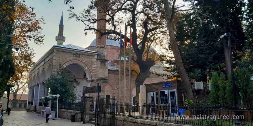 Bursa’da ecdat yadigarı tarihi cami ve türbelerdeki özel güvenlikçiler çekiliyor