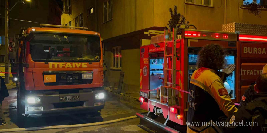 Bursa’da ev yangınında yatalak hasta ağır yaralandı