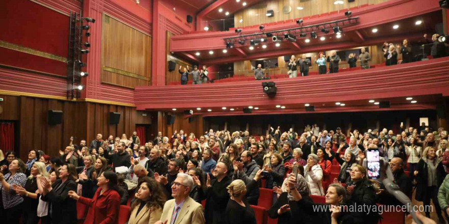 Bursa’da Feryal Öney ile türkü dolu gece