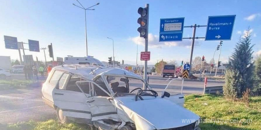 Bursa’da kırmızı ışık ihlali 1 kişinin öldüğü kaza anı kamerada