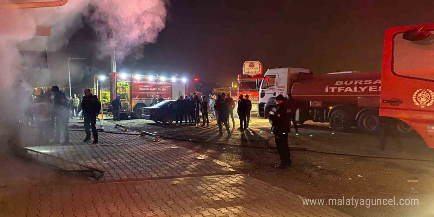 Bursa’da market deposunda korkutan yangın