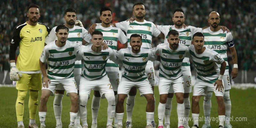 Bursaspor, tüm liglerde gol yemeyen tek takım unvanını koruyor