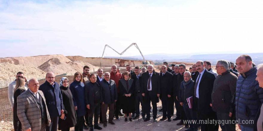 BÜSEM Nakliyatçılar Sitesi temel atma töreninde Başkan Şahin’den 900 milyonluk müjde