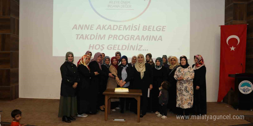 Büyükşehir Aile Akademisi’nde eğitim tamamlandı