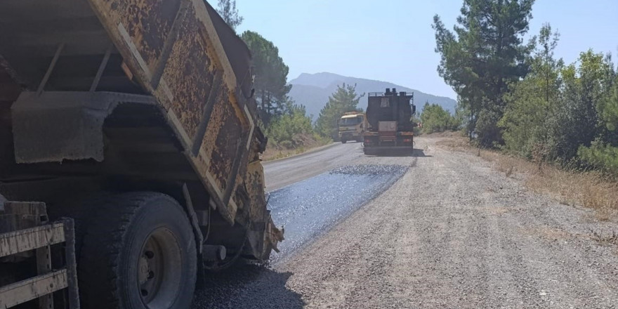 Büyükşehir, Andırın kırsalında ulaşım atağını sürdürüyor