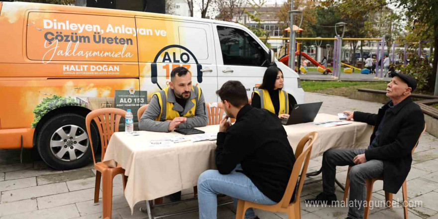 Büyükşehir Bafra’da vatandaşın sesine kulak veriyor