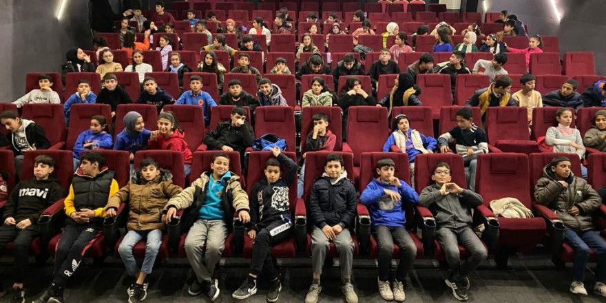 Büyükşehir belediyesi 500 bin öğrenciye film izletti