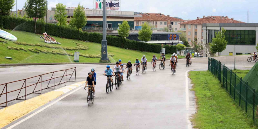 Büyükşehir, geleceğin şampiyon pedallarını Ayçiçeği Vadisi’nde keşfediyor