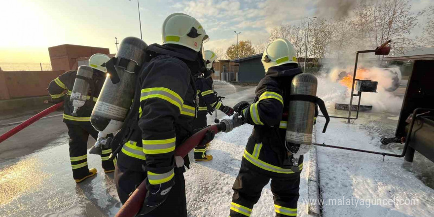 Büyükşehir itfaiyesinden AKUT’a eğitim