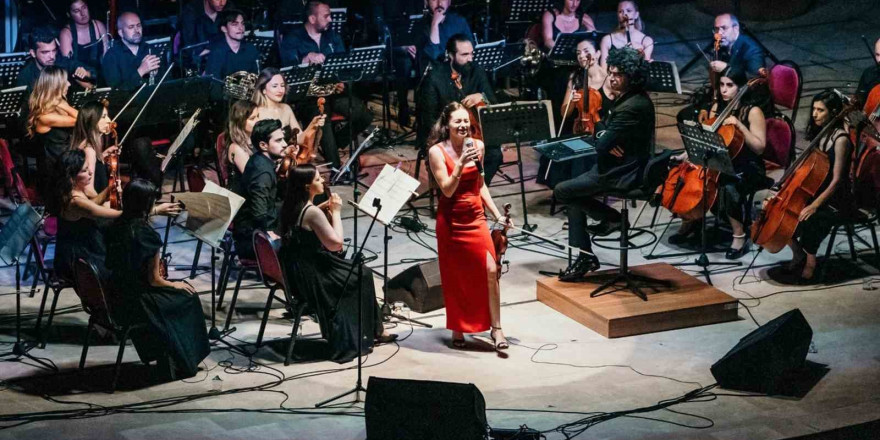 Büyükşehir Orkestrası ve Esther Abrami’den muhteşem konser